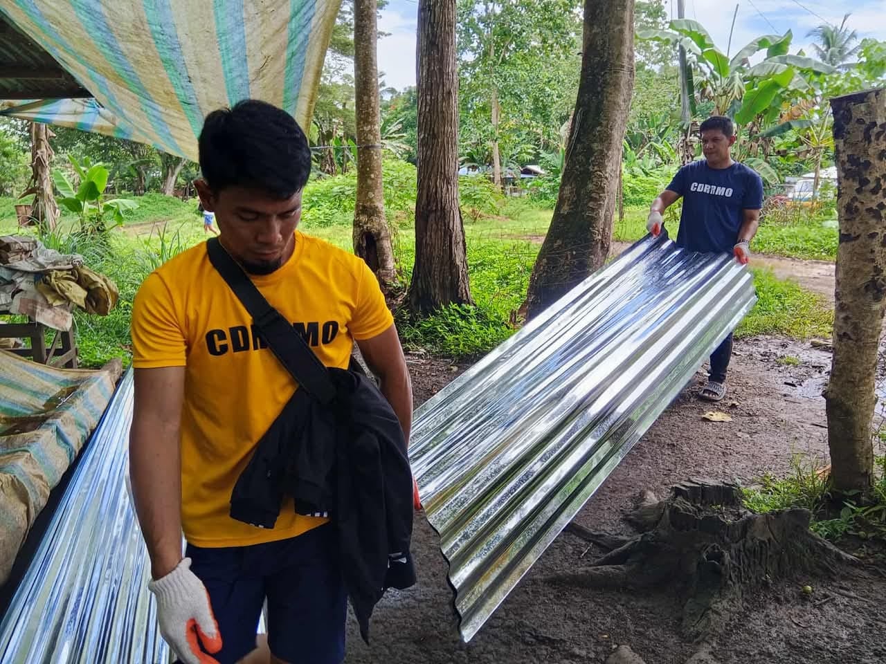 Lamitan City LGU helps fix houses destroyed by storm